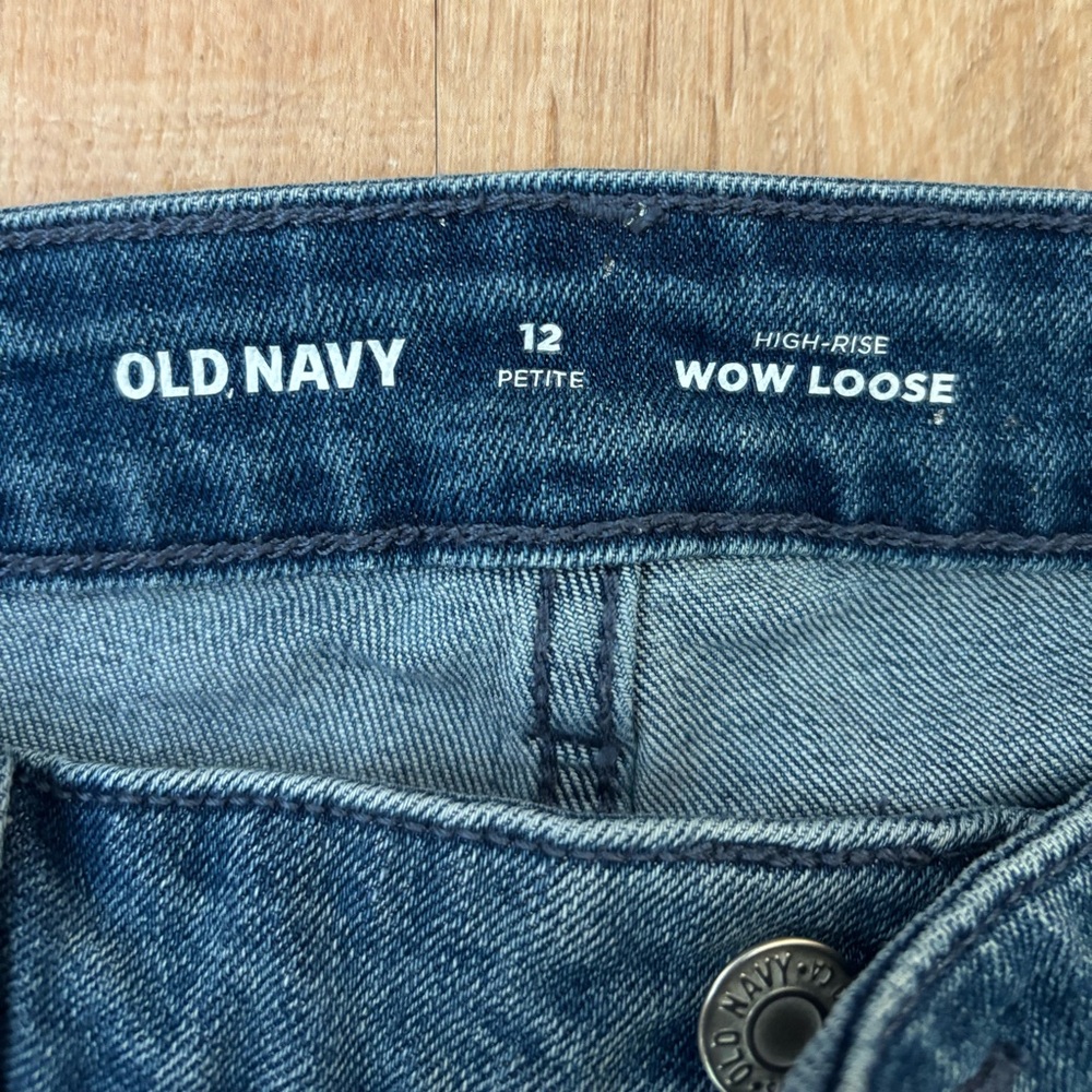 NWOT Old Navy Wow Loose fit jeans - Picture 3 of 3